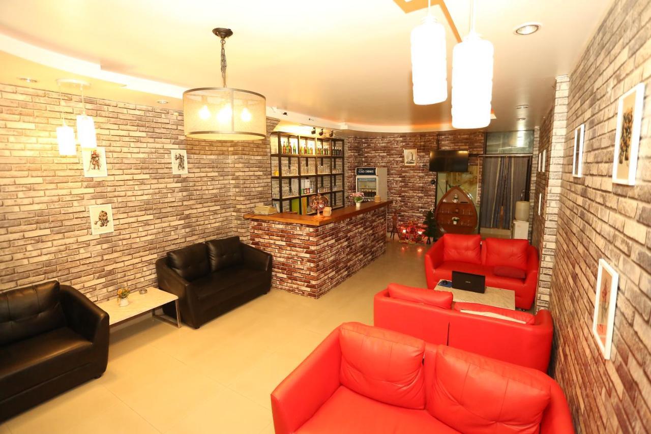 Zodiac Hotel Patong ภายนอก รูปภาพ