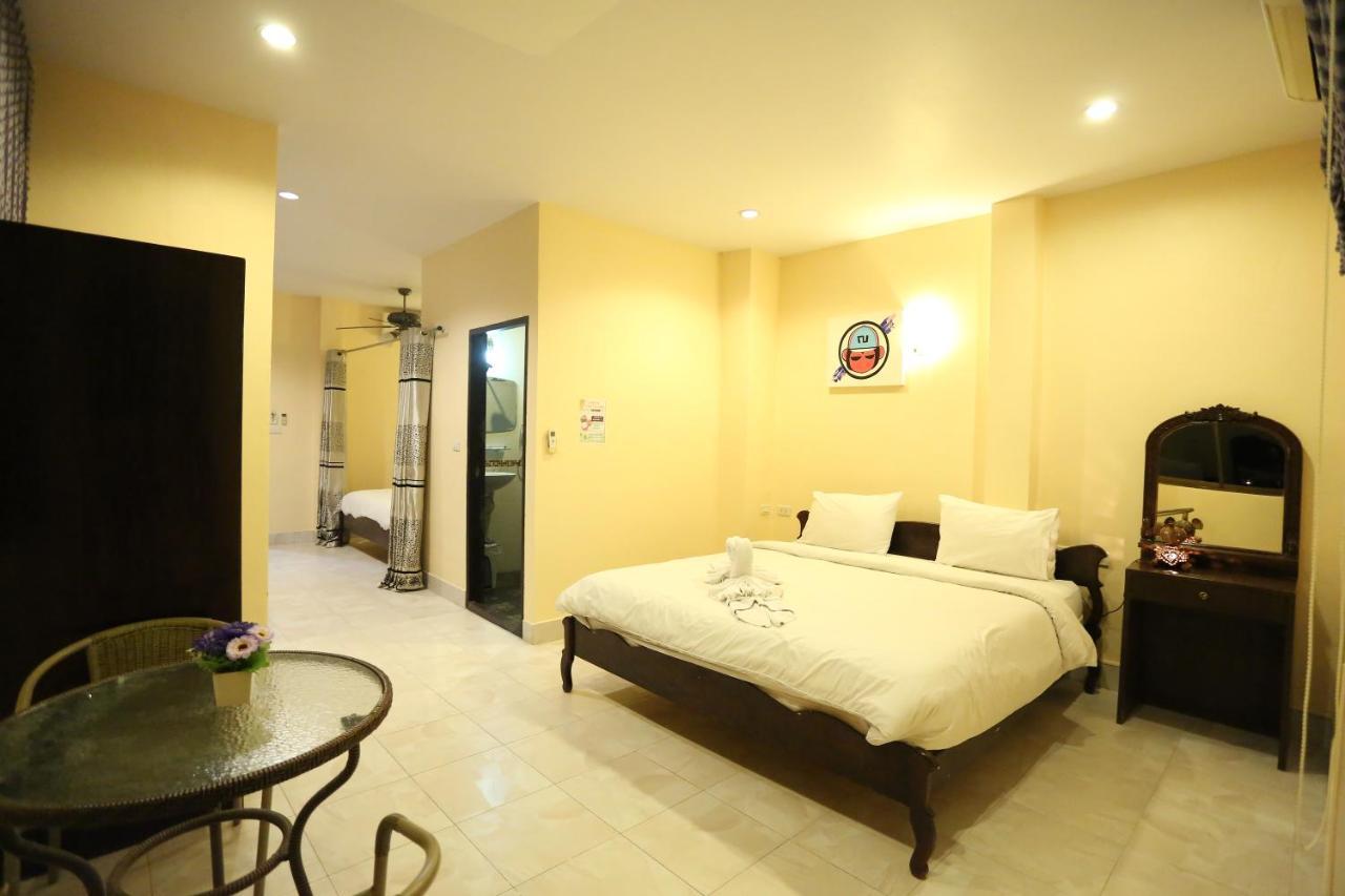 Zodiac Hotel Patong ภายนอก รูปภาพ