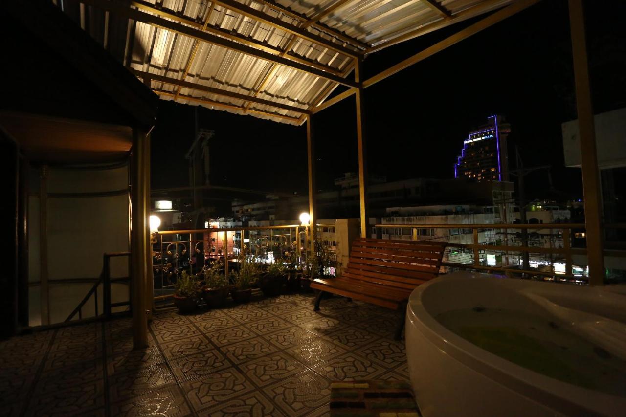 Zodiac Hotel Patong ภายนอก รูปภาพ