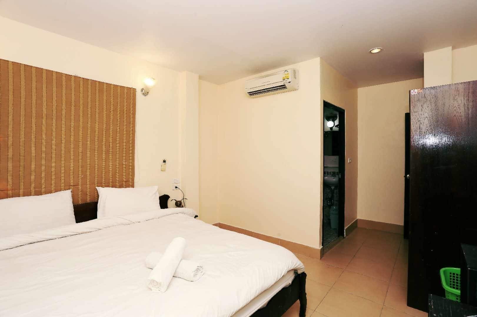 Zodiac Hotel Patong ภายนอก รูปภาพ